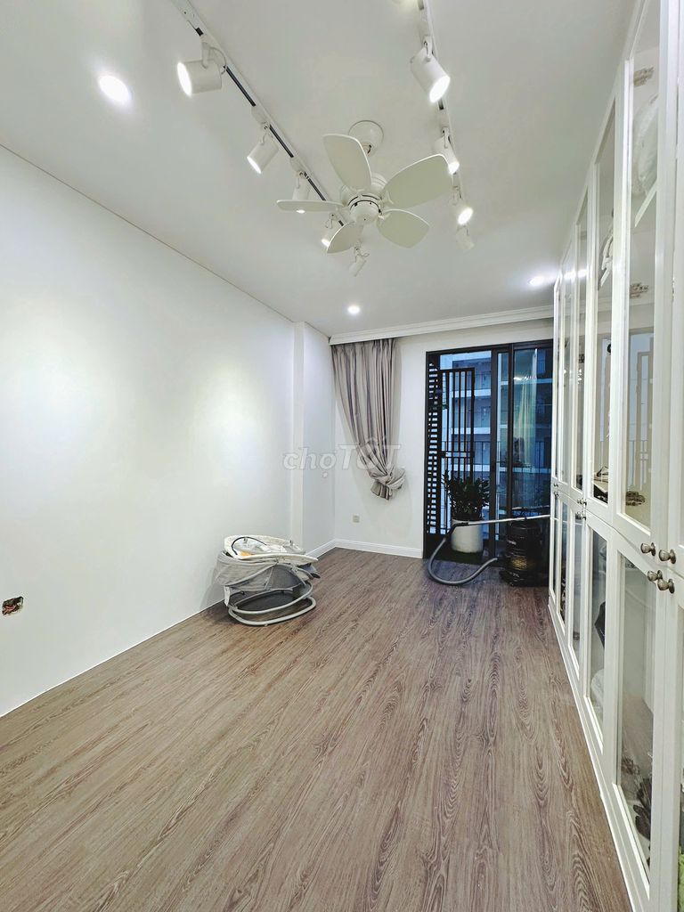 Rent apartment 3 bedrooms, full interior of 107 meters, 30 million in the capital of the evensa county of 10