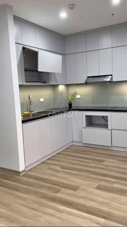 Rent C/c Sky Center, 2 bedrooms at 13 million and a half perth. D/c: 16 Phổ Quang