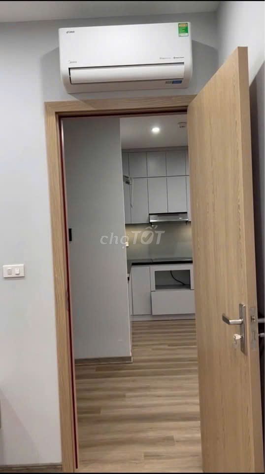 Rent C/c Sky Center, 2 bedrooms at 13 million and a half perth. D/c: 16 Phổ Quang