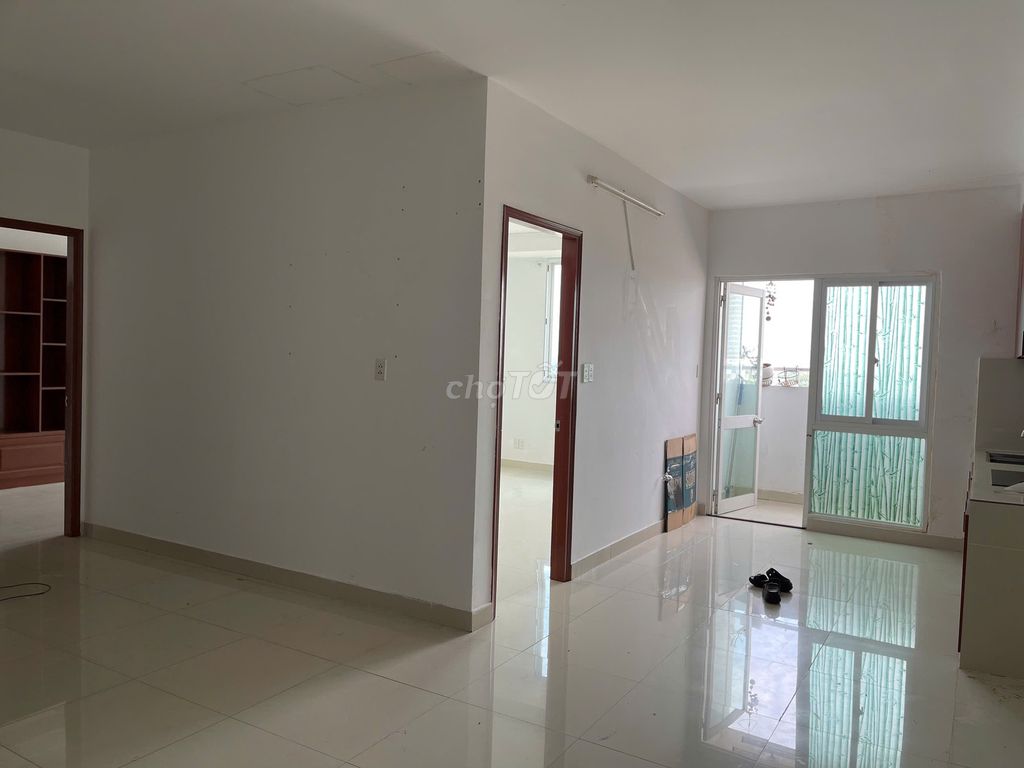 Rent Belleza's apartment, two bedrooms, with eight million worth of furniture, common garden, right now.