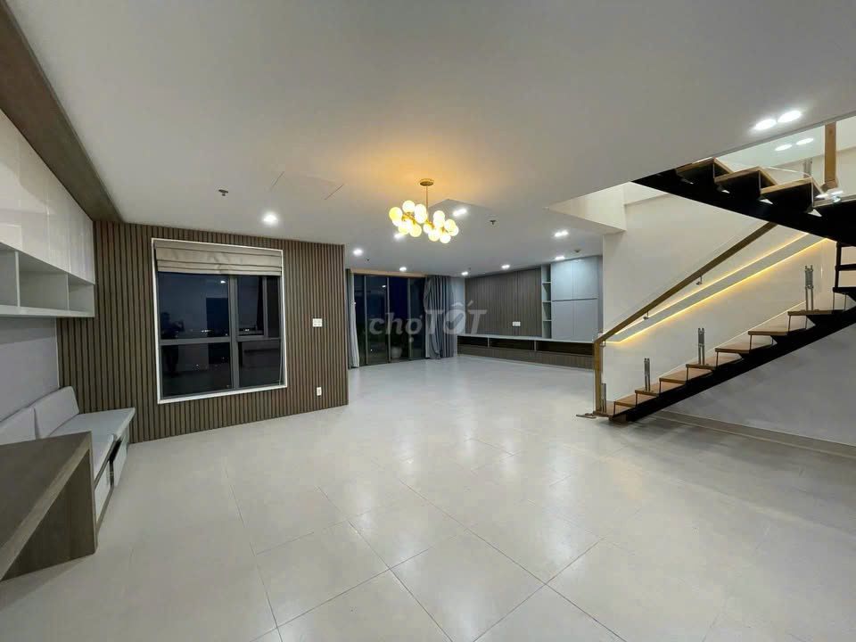 Rent Dupex C/c Sky Center, Phổ Quang - area 190 meters, 3 bedrooms cost 21 million a month