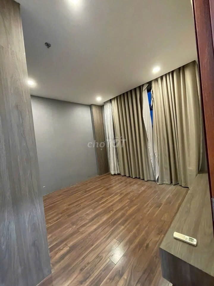 Rent Dupex C/c Sky Center, Phổ Quang - area 190 meters, 3 bedrooms cost 21 million a month