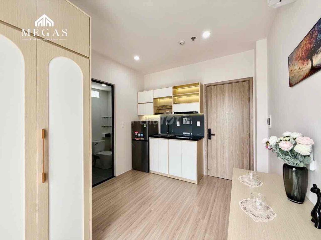 Rent the balcony apartment - full interior - available September 2026