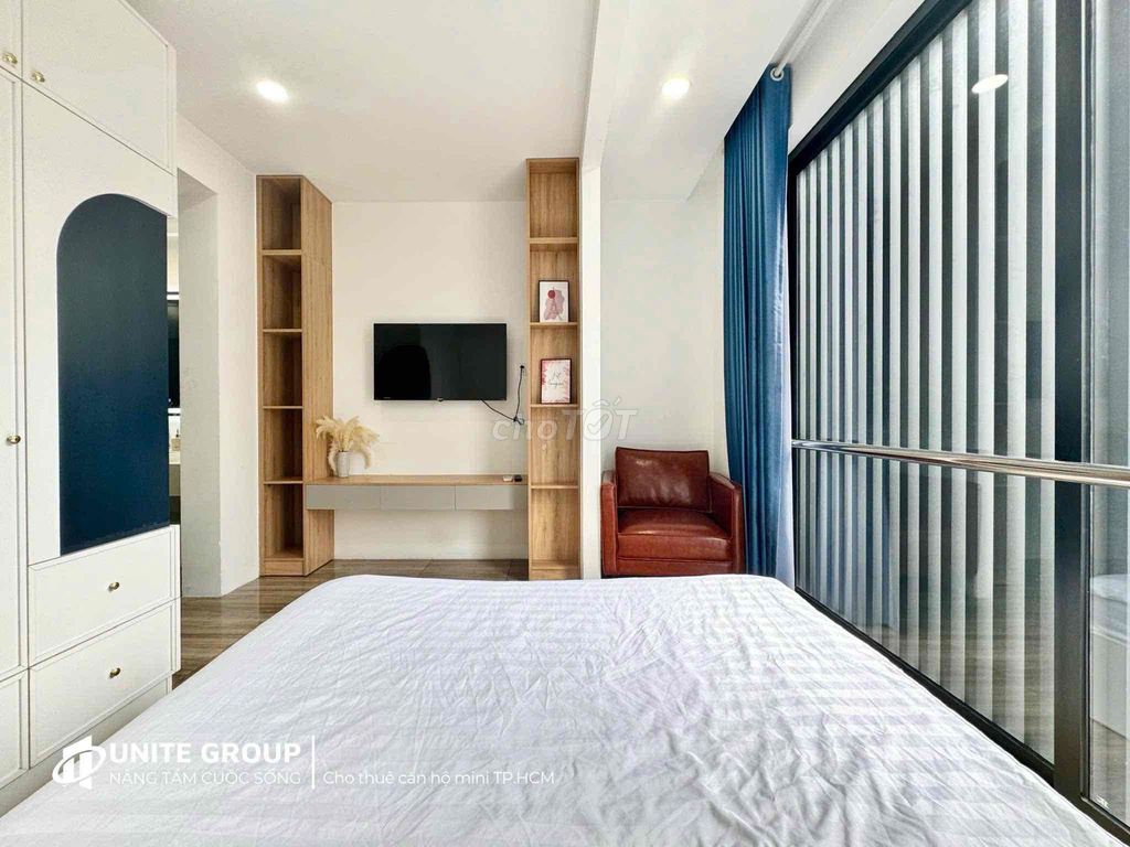 The two-student apartment is a one-room bedroom near the Dragon Box.