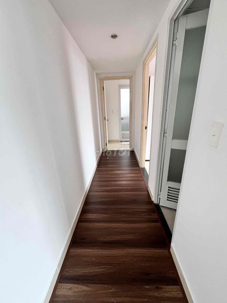 Rent the apartment 2 bedrooms, tall floor, sea-sag