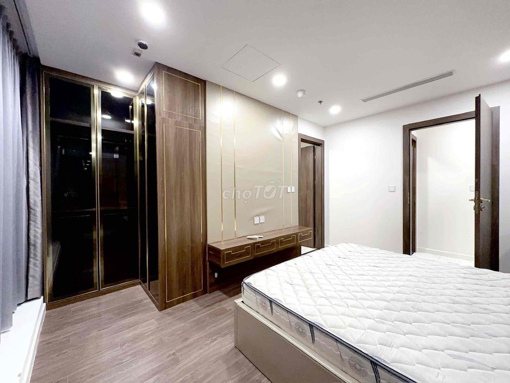 Rent a large corner of Sunshine Sky City District 7 84 meters 2 bedrooms 2 nice full interior
