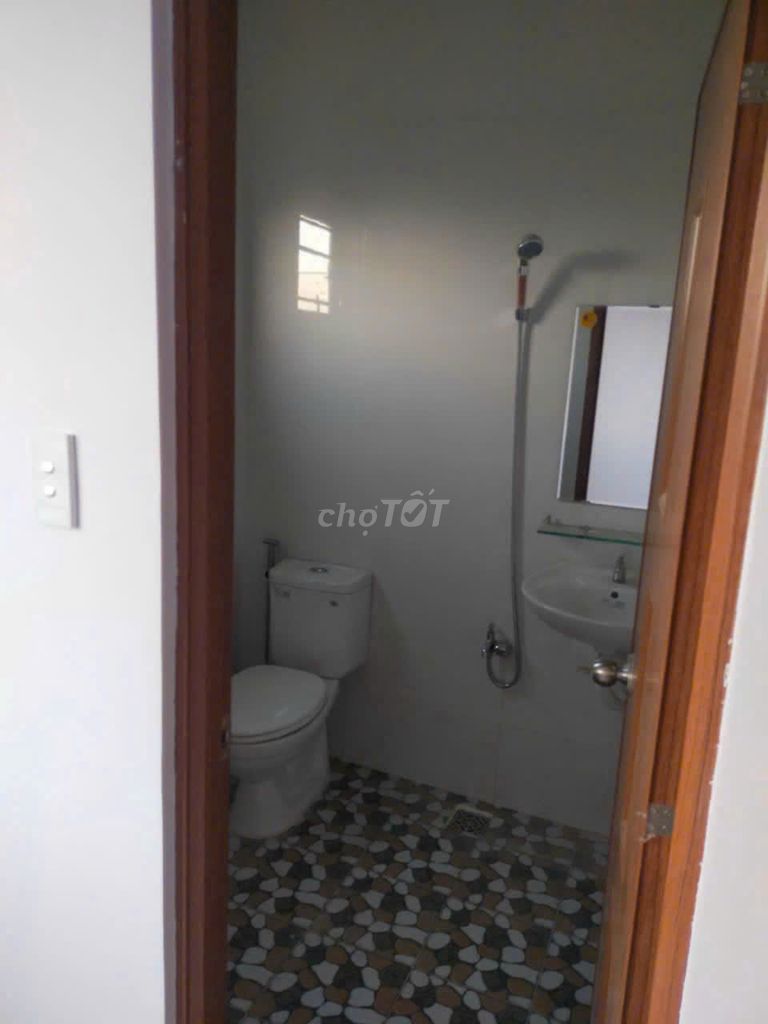 Rent Mini's apartment.