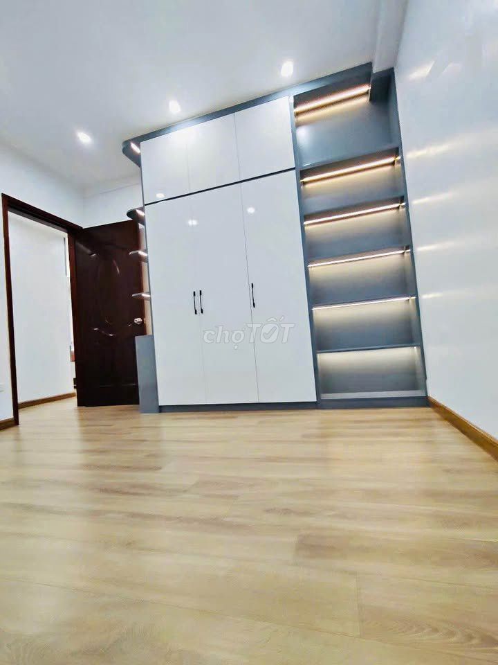 C/Centen High, Japan rents three bedrooms, 18 million in interior.