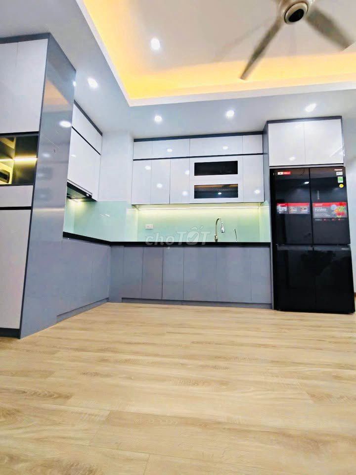 C/Centen High, Japan rents three bedrooms, 18 million in interior.