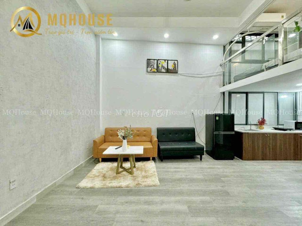Rent the Duprix service apartment 40 meters high, two meters above the airport. 7 million and a half.