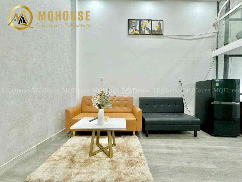 Rent the Duprix service apartment 40 meters high, two meters above the airport. 7 million and a half.