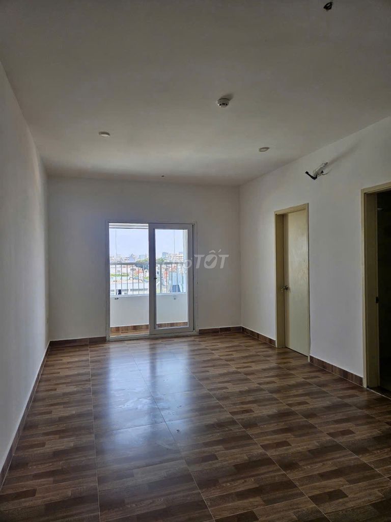Chung cư Nhiêu Tứ, Hoa Sứ, bedroom: Two bedrooms, ntcb, 60 meters2, 10 million.