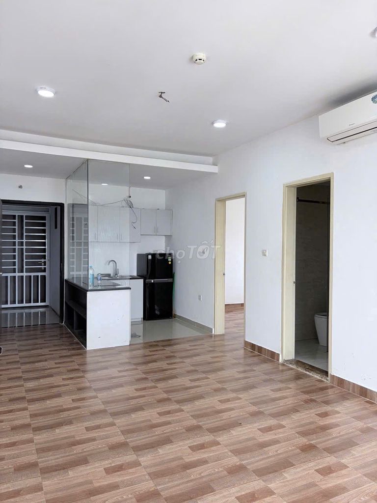 Chung cư Nhiêu Tứ, Hoa Sứ, bedroom: Two bedrooms, ntcb, 60 meters2, 10 million.