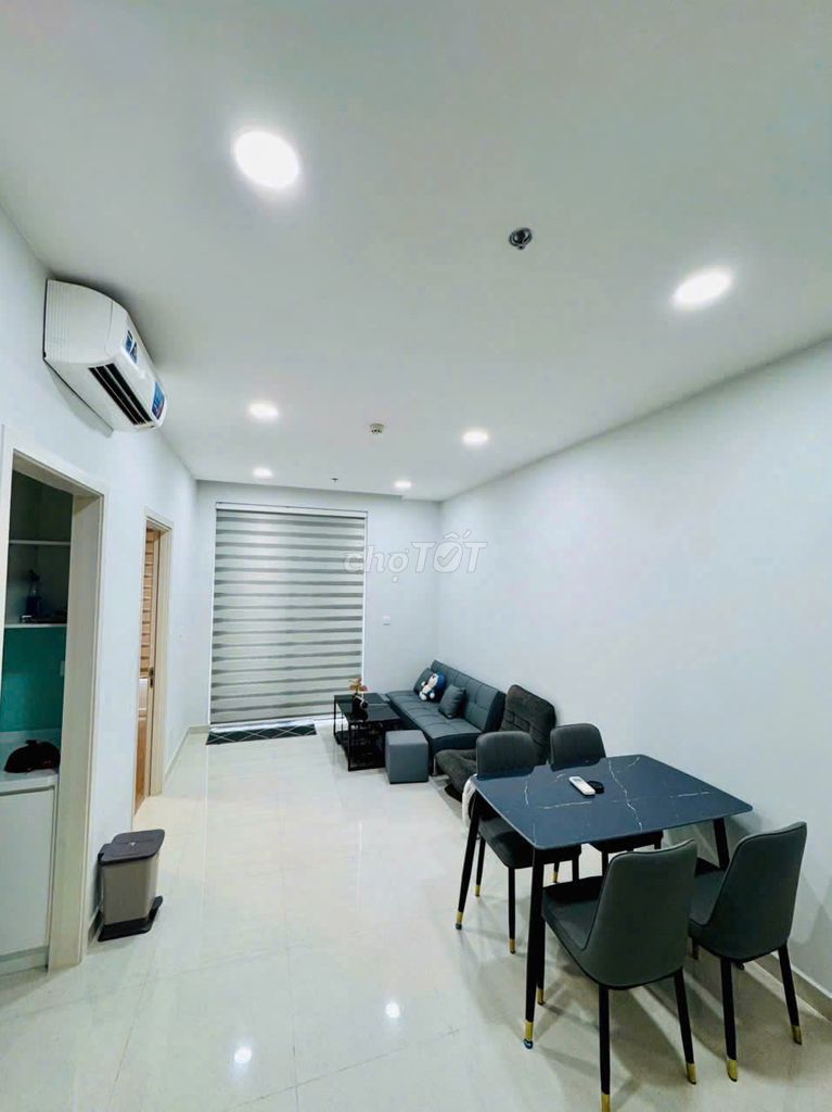 It's the owner who rented D-Homme apartments. One bedroom.