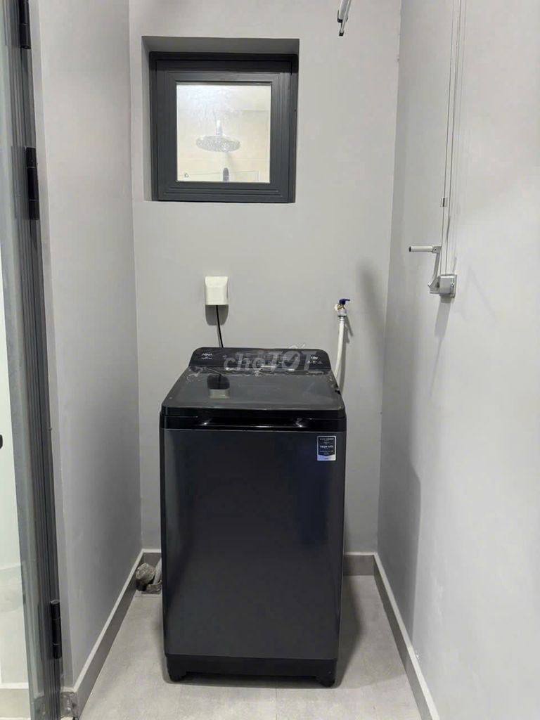 It's the owner who rented D-Homme apartments. One bedroom.