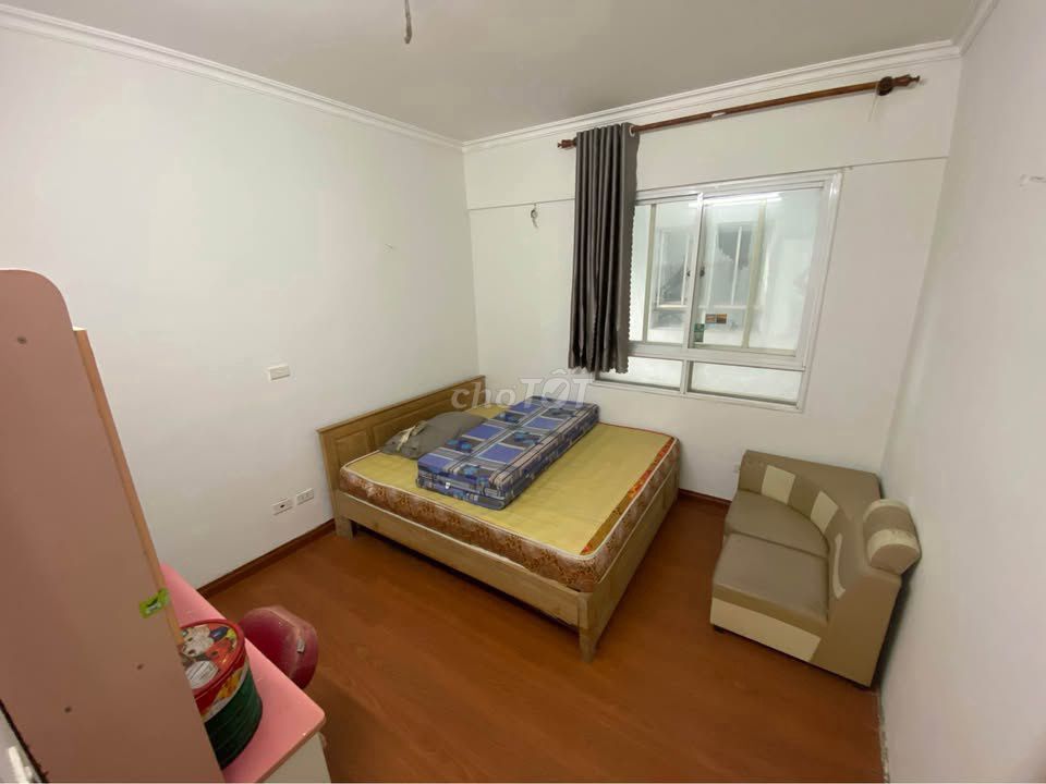Rent Sen, Lạc Long Quân-1-0-3 bedrooms, furniture 14 million a month.