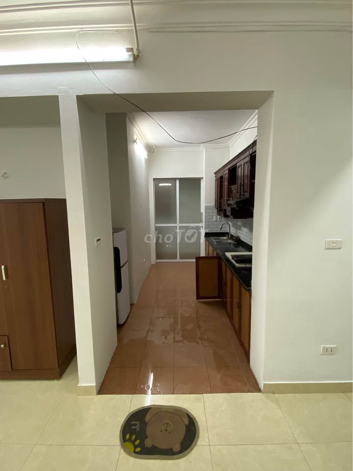 Rent Sen, Lạc Long Quân-1-0-3 bedrooms, furniture 14 million a month.