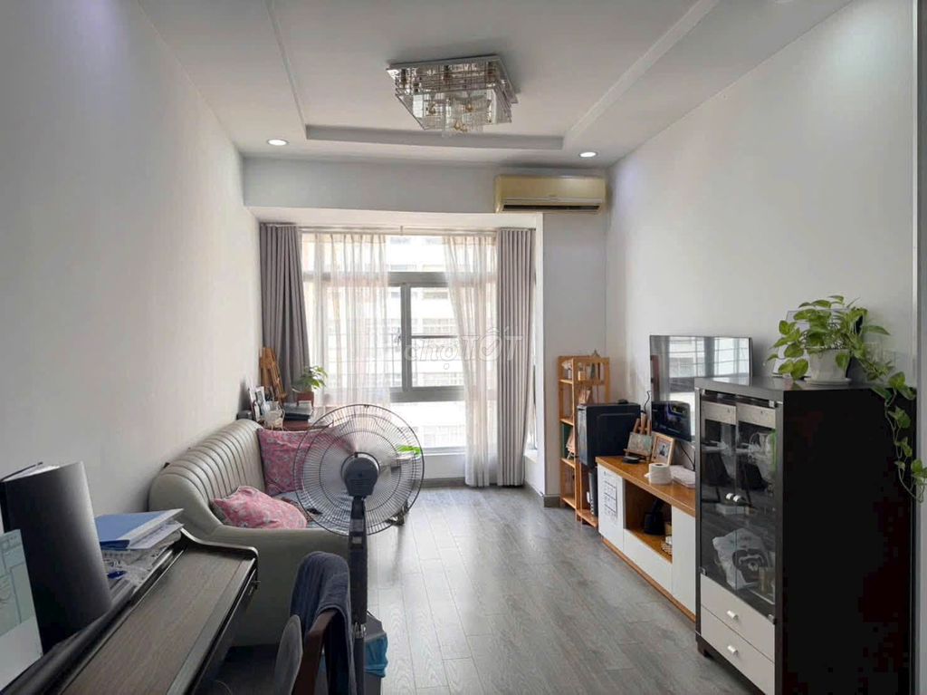 Saigonres Plaza, full interior, 3 bedroom 83 meters 2 rents 15.5 million a month.