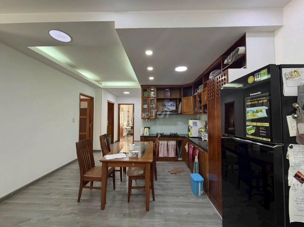 Saigonres Plaza, full interior, 3 bedroom 83 meters 2 rents 15.5 million a month.