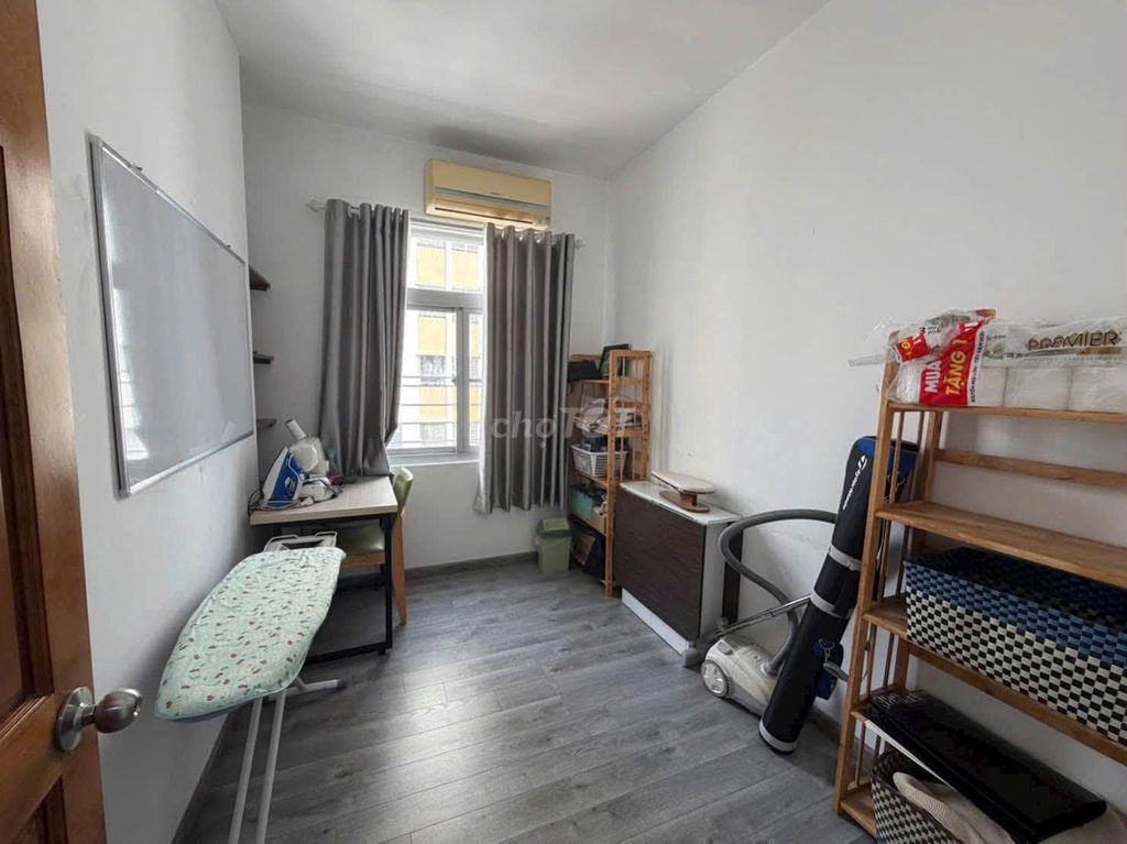Saigonres Plaza, full interior, 3 bedroom 83 meters 2 rents 15.5 million a month.