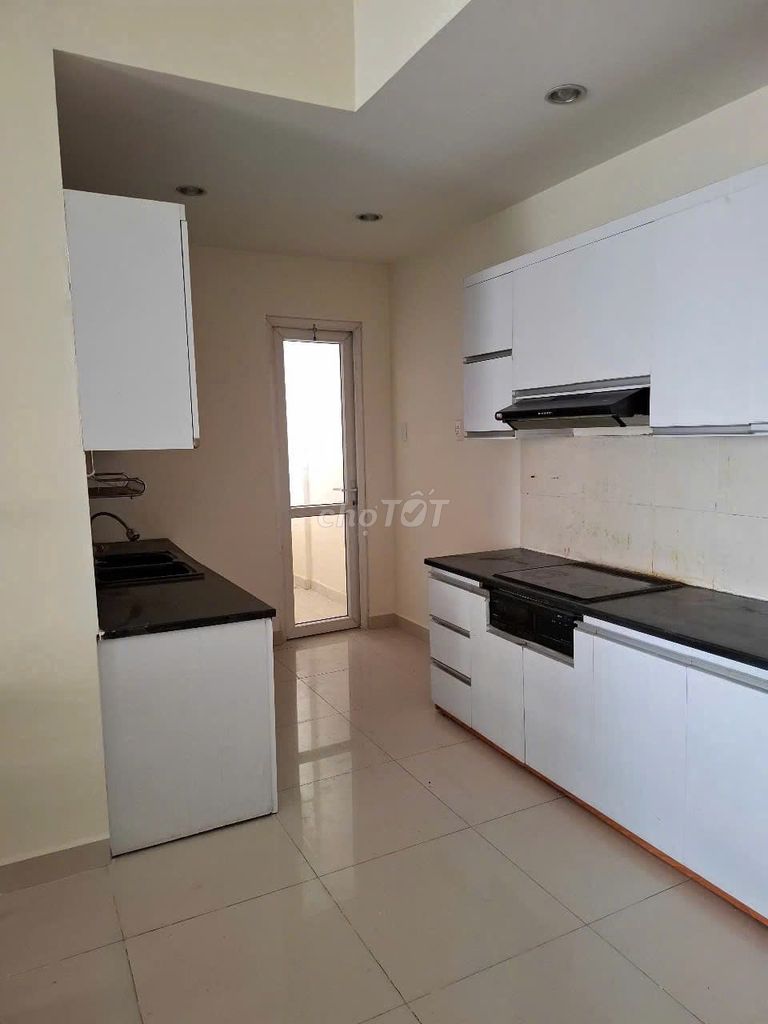 Cao ốc Phú Nhuận, 20 Hoàng Minh Giám at 11 million per month apartment 2 p sleep