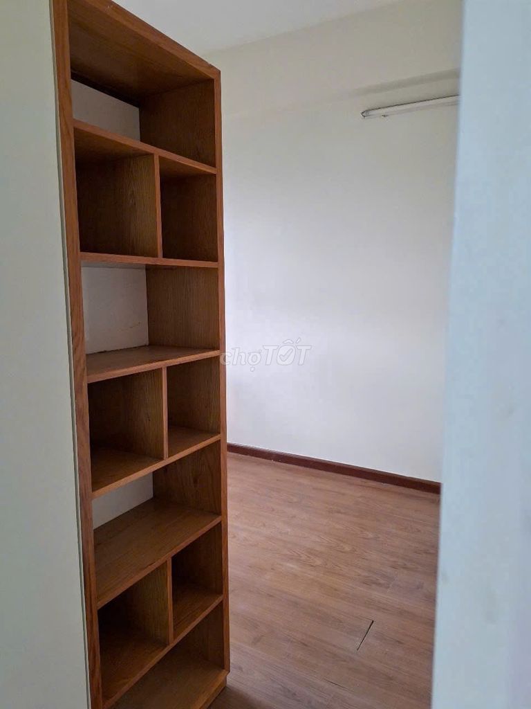 Cao ốc Phú Nhuận, 20 Hoàng Minh Giám at 11 million per month apartment 2 p sleep
