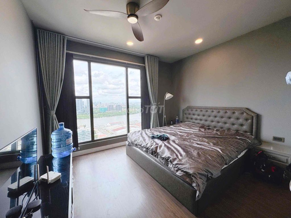High-class apartment view river three bedrooms Saigon Royal