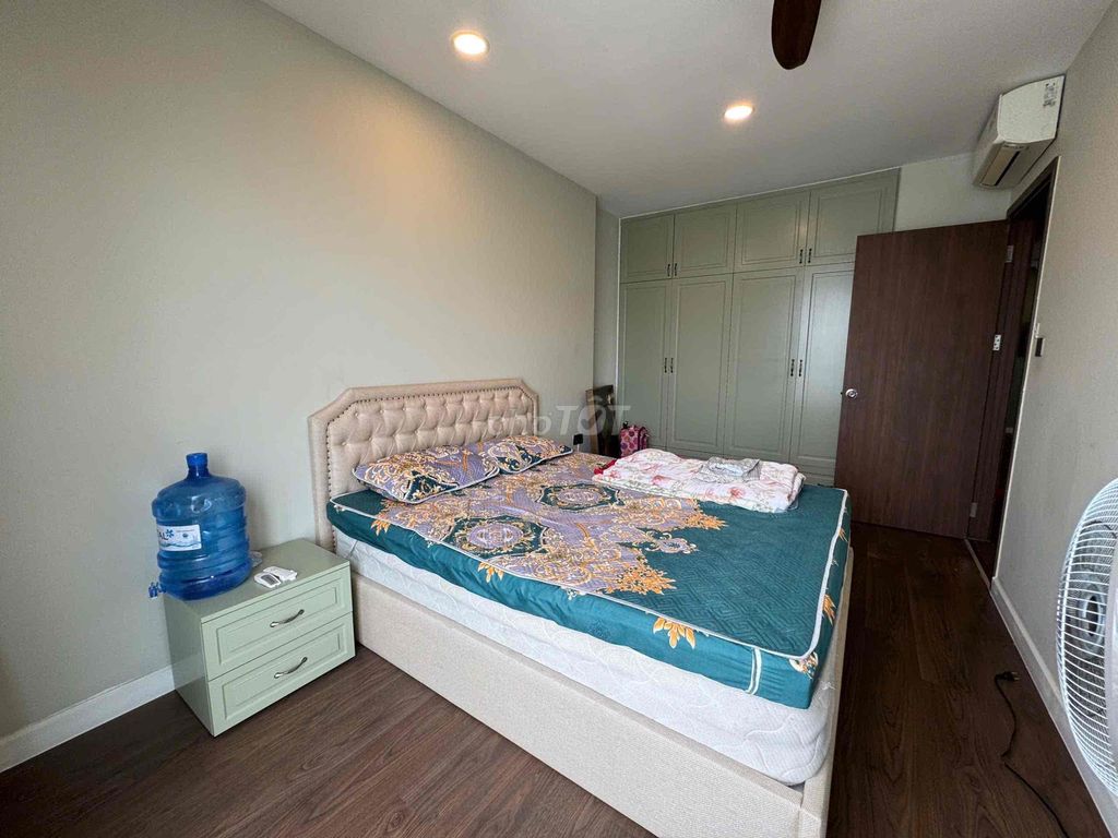 High-class apartment view river three bedrooms Saigon Royal