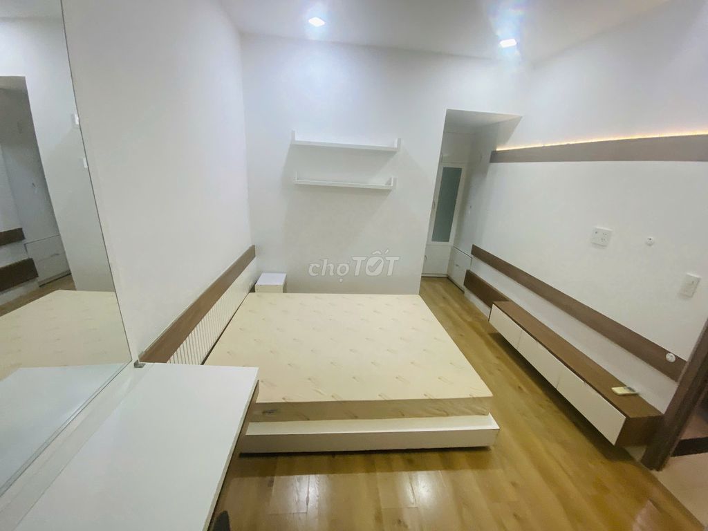 need to rent Galaxy 9: 70 M2, 2 bedrooms, 16 million real ones.