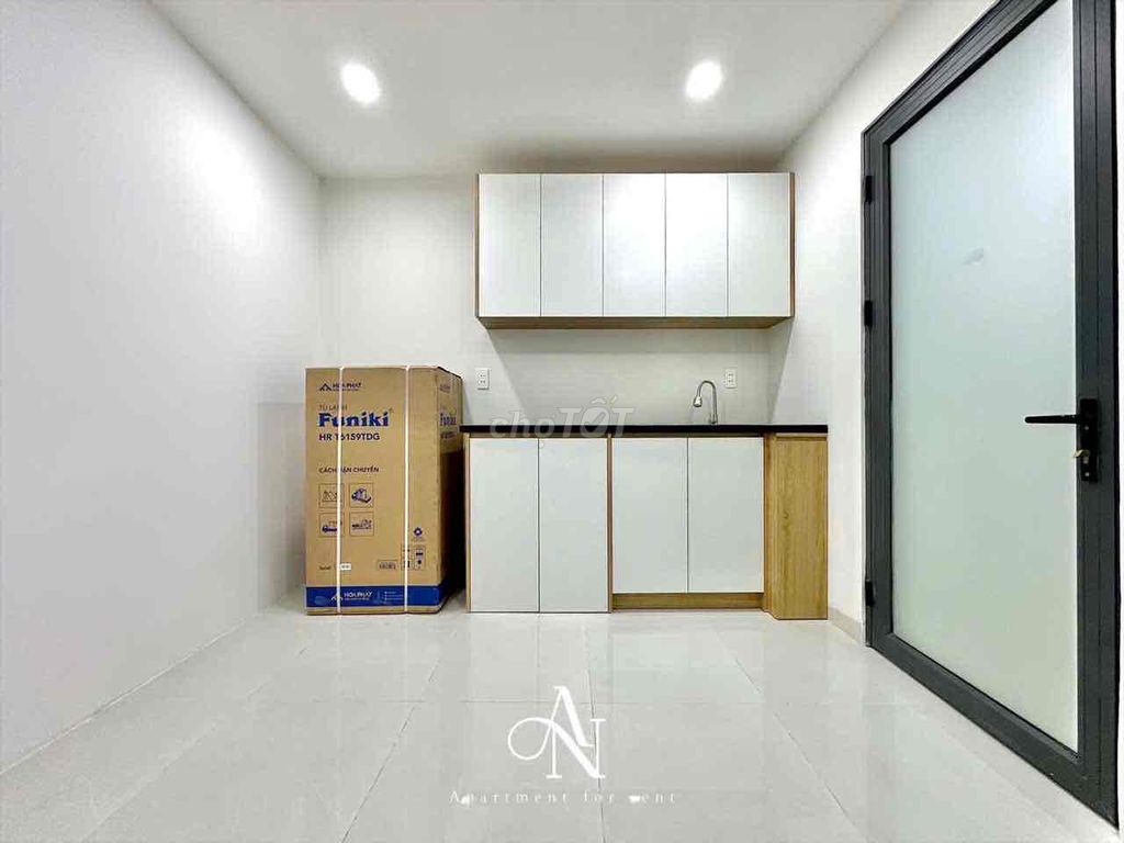 Open two bedrooms, two bathrooms, bancol Nơ Trang Long, with elevator vaults.