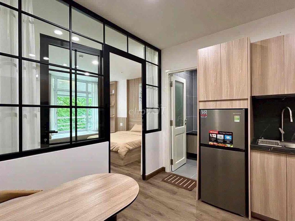 Rent the Central District 7 private balconies free to District 1, 4