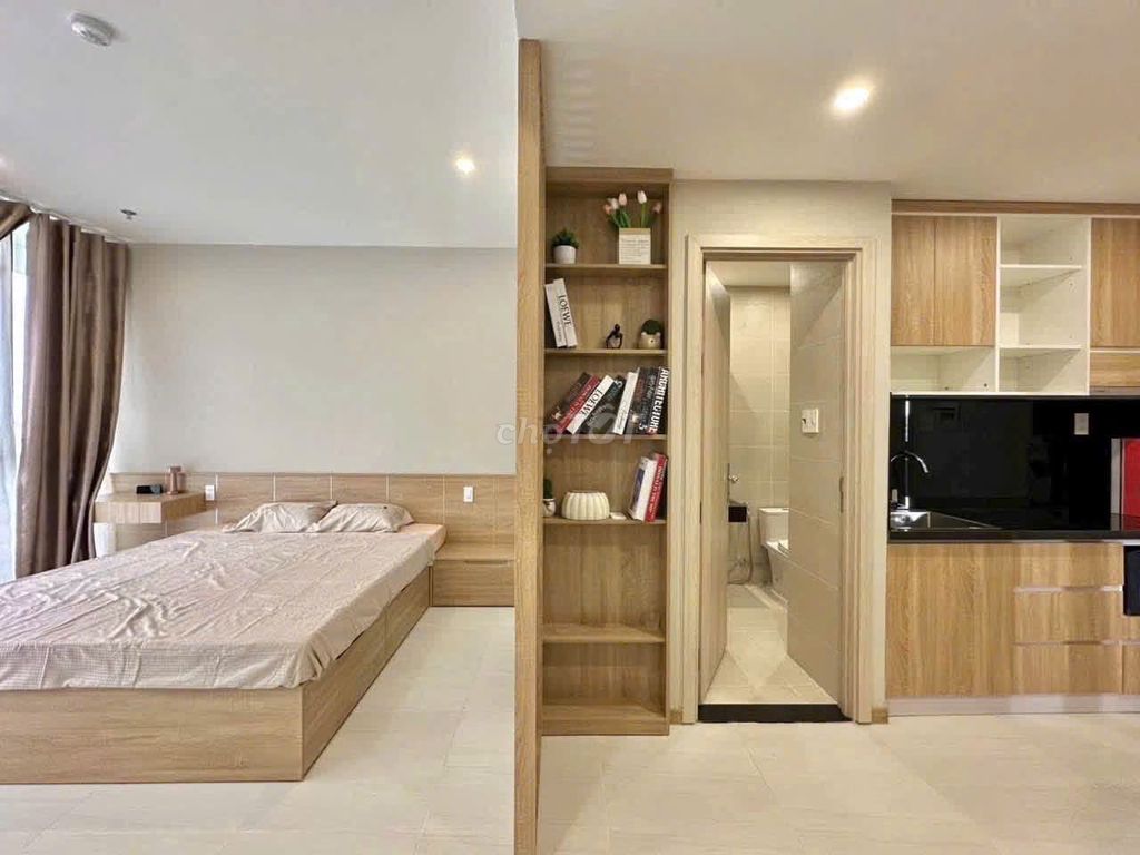 Rent a balcony. Near the udum kcx Funky. By the way of District 4