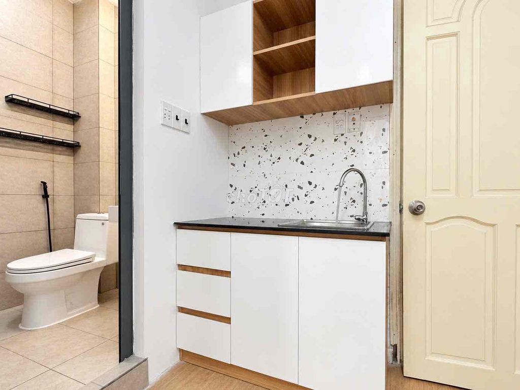 One bedroom - a very open balcony in the center of the 10th district
