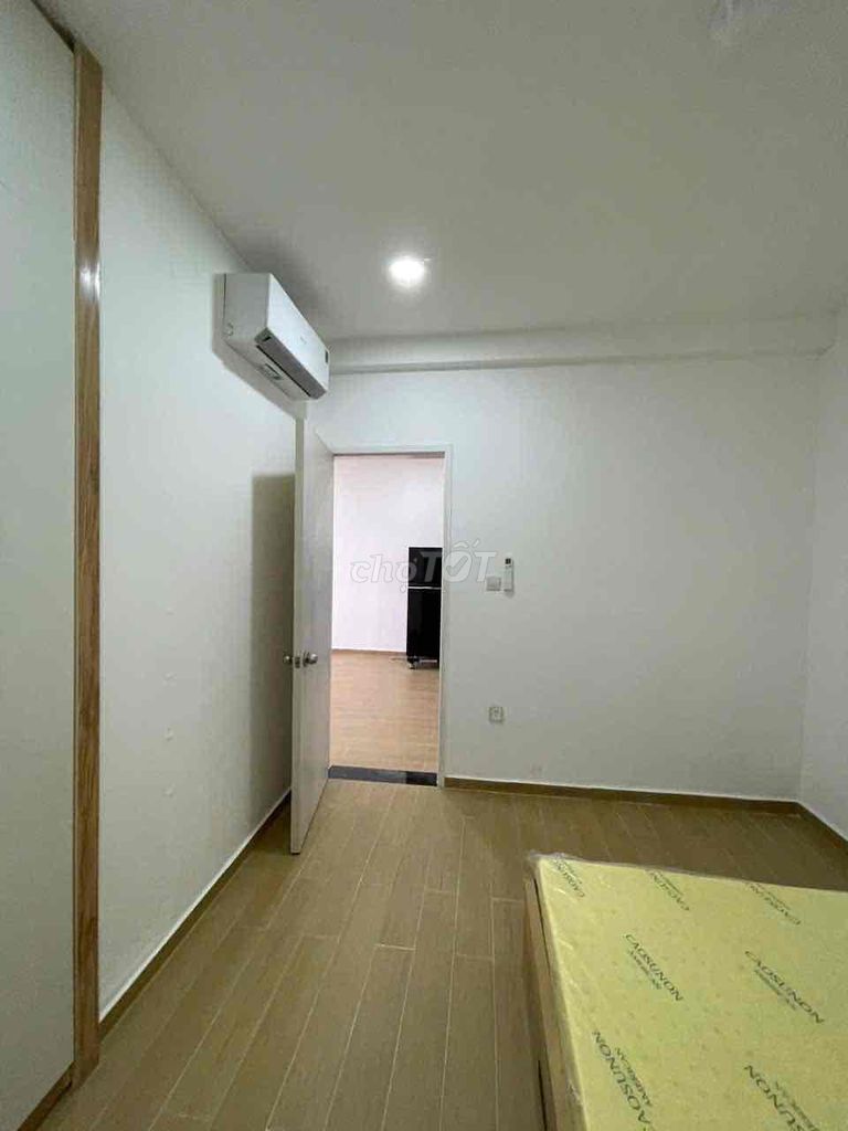 It's the owner who rents a two-room apartment. Two bathrooms, full interior, 10 million.