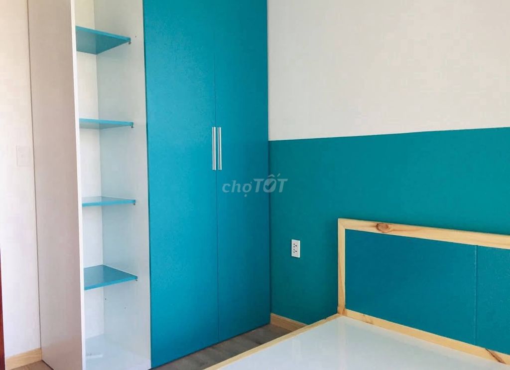 It's boss share one-one room in a high-level apartment in Bình Thạnh.