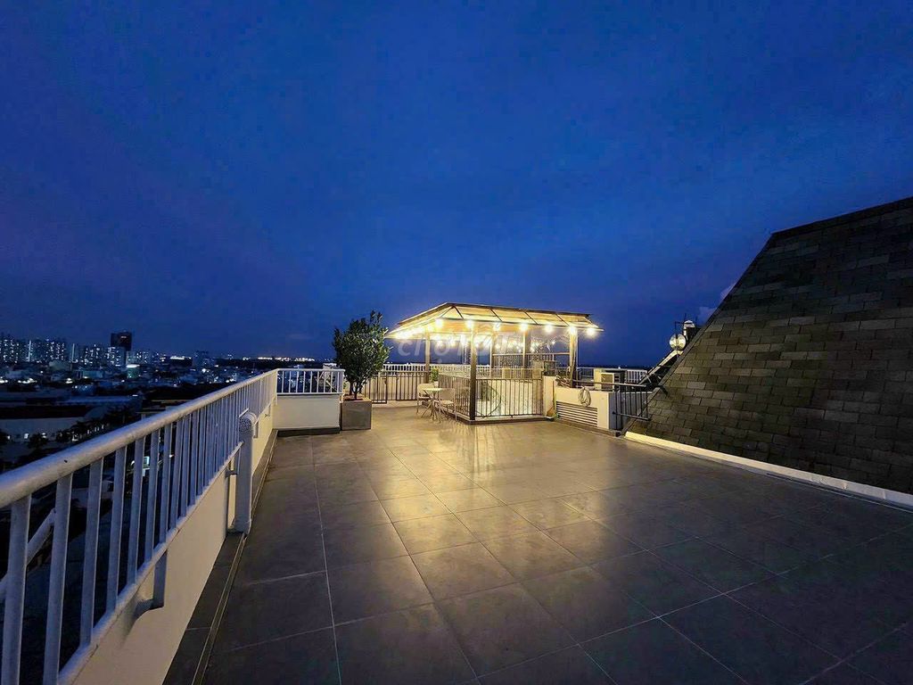 Penthouse Satra Eximland- 200 meters high-end four bedroom, three toilets cost 49 million a month.