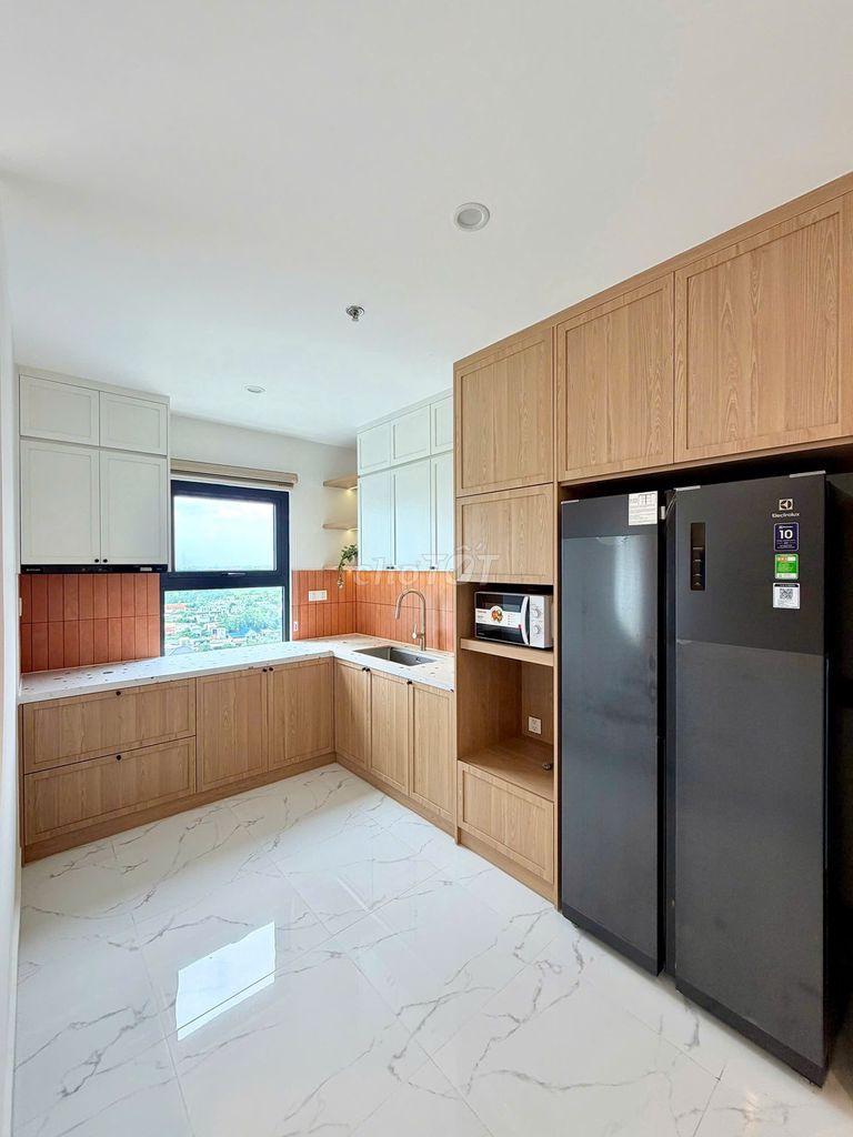 Rent the apartment. Two bedrooms. Three Vinhomes Grand Park bedrooms. Four million five.