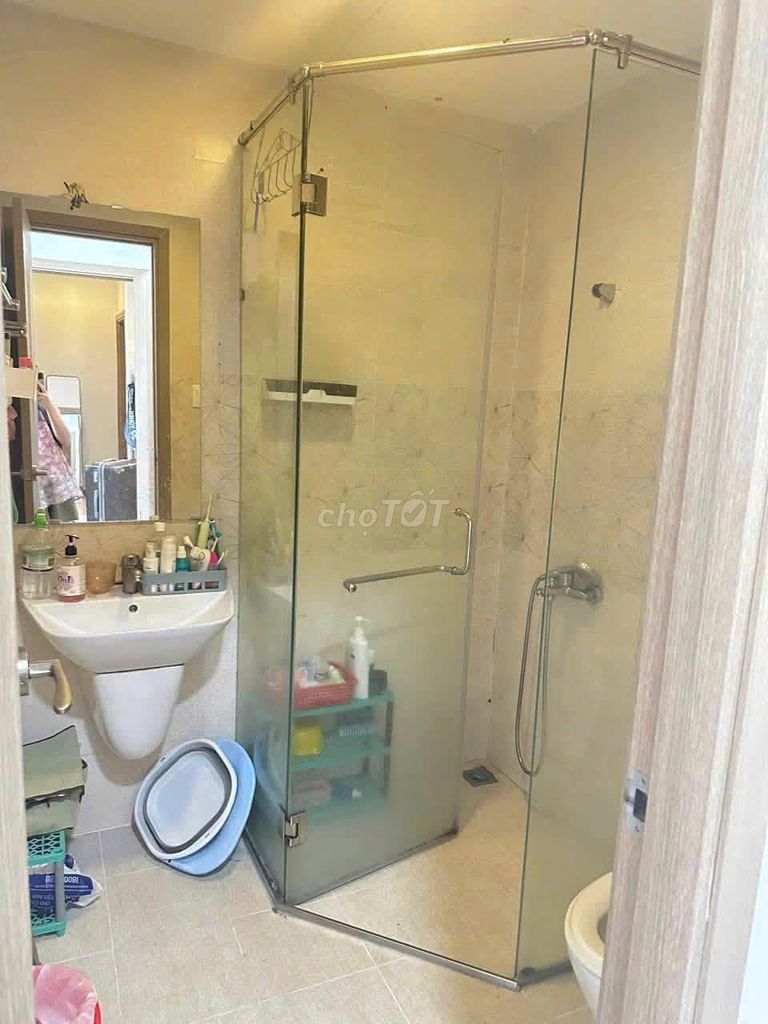 Saigonres Plaza Nguyễn Xí, 155 million rent a month, three bedrooms, two toilets, 81 meters full of furniture.