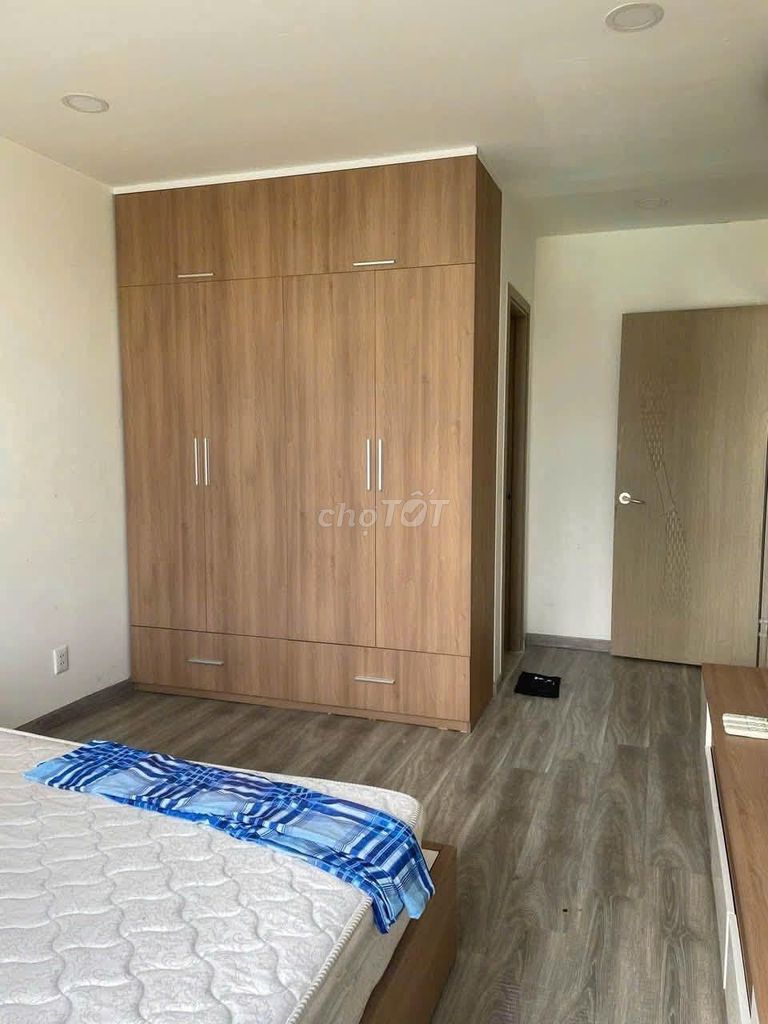 Saigonres Plaza Nguyễn Xí, 155 million rent a month, three bedrooms, two toilets, 81 meters full of furniture.