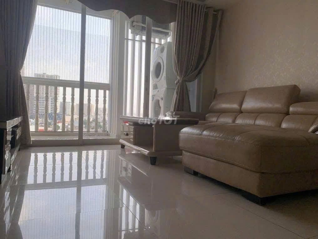 The angle C/c Khuông Việt is 105 meters2, 3 bedrooms full of furniture cost 15 million a month.