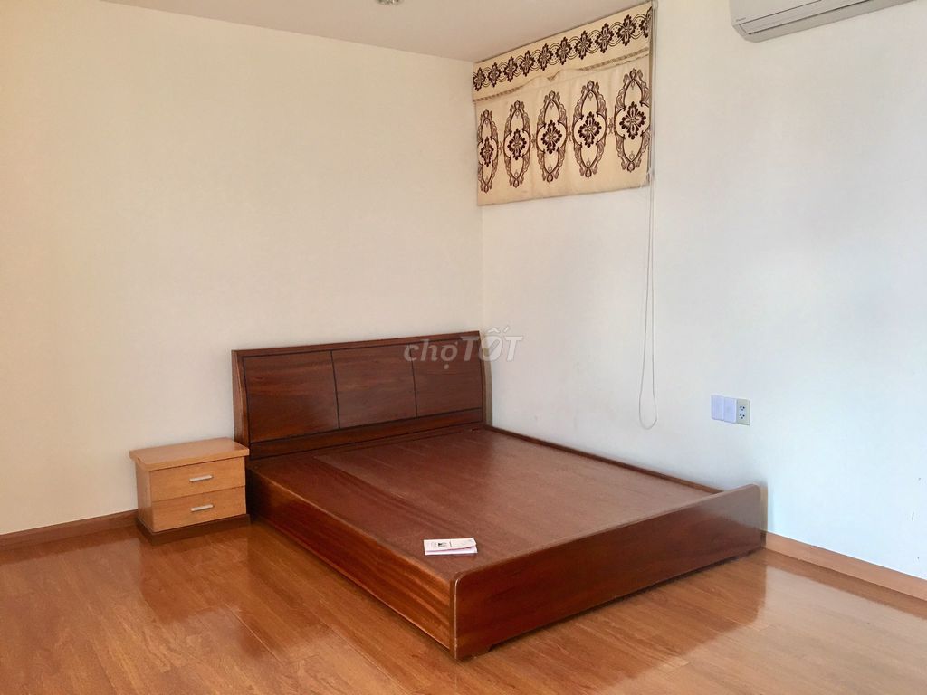 Bảy Hiền Tower owner: 140 M2 (3 bedrooms, 2 toilets) high level - price: 15 million a month.
