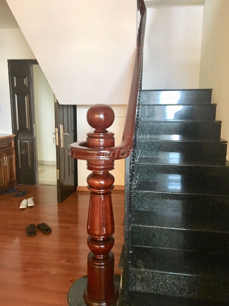 Bảy Hiền Tower owner: 140 M2 (3 bedrooms, 2 toilets) high level - price: 15 million a month.