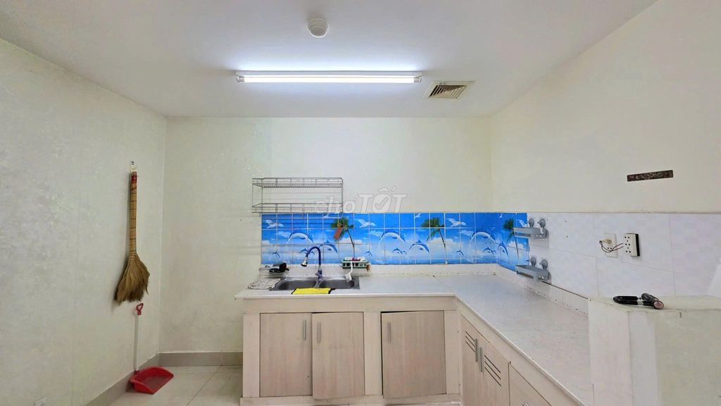 Trần Quốc Thảo apartment, 9 million a month's rent ladder, bedroom, toilet, furniture.