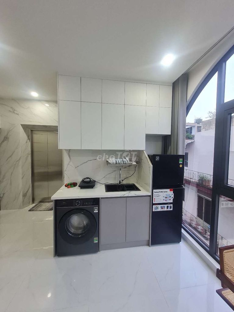 The apartment is full of furniture, 35 meters new, car lanes traveling, 8.5 million.
