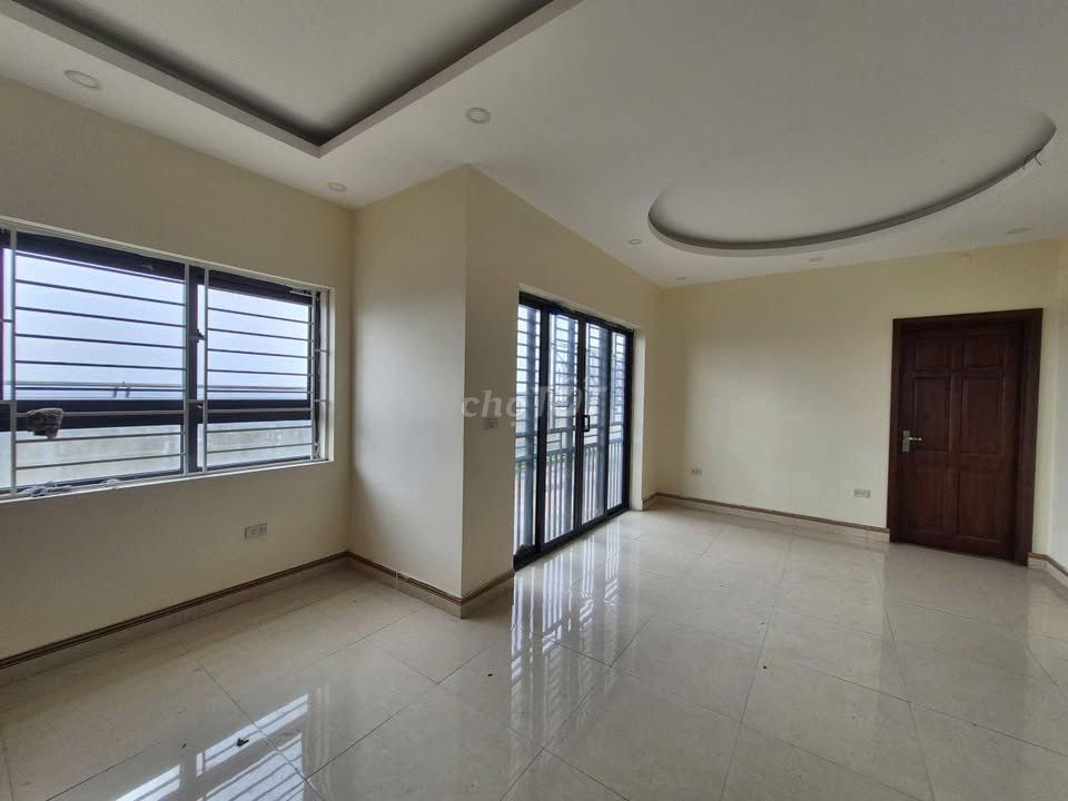 The Duprix building in Central Plaza, Phạm Văn Hai - 200 meters 3 bedrooms cost 18 million a month.