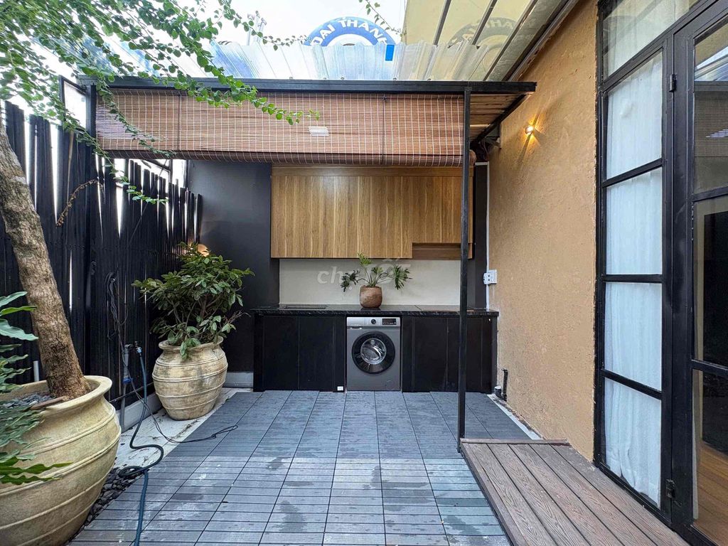 Rent the apartment. One of Tô Hiến Thành's own garden bedrooms.