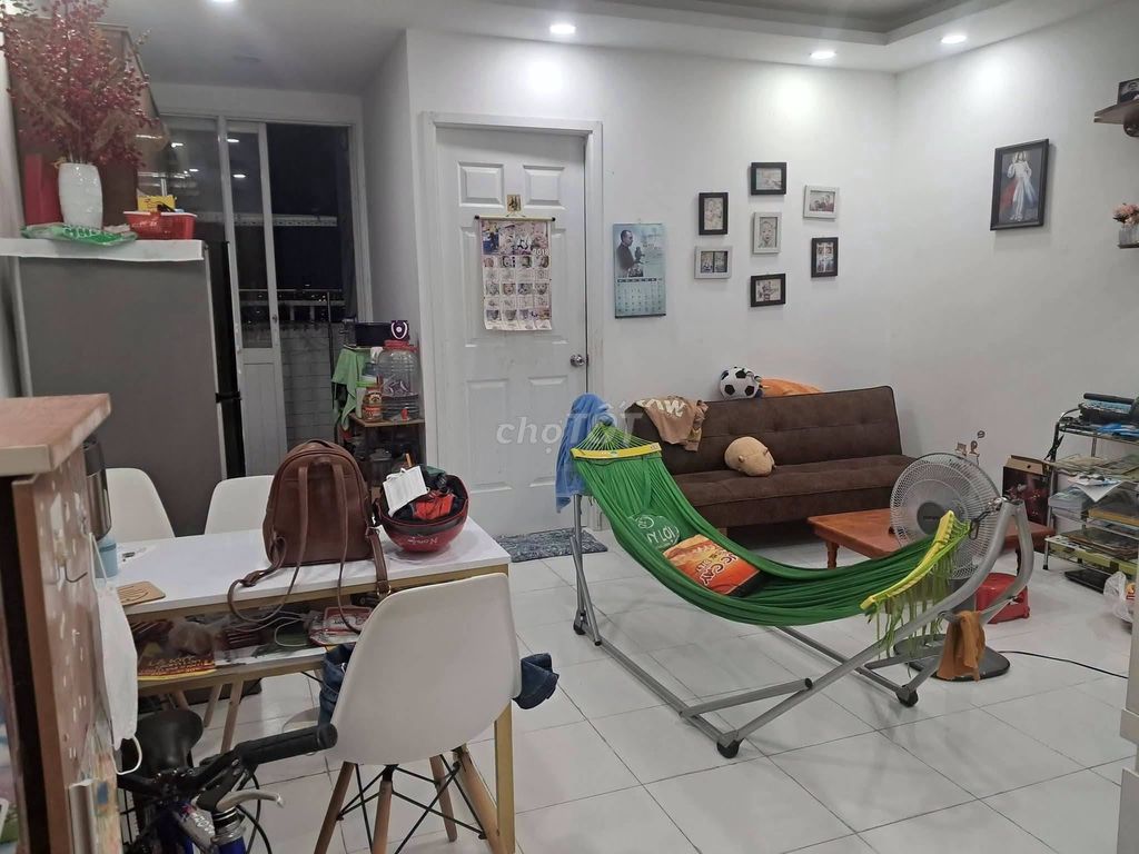 Phú Thạnh building is empty. One bedroom is six million and a half/th. 53 Nguyễn Sơn