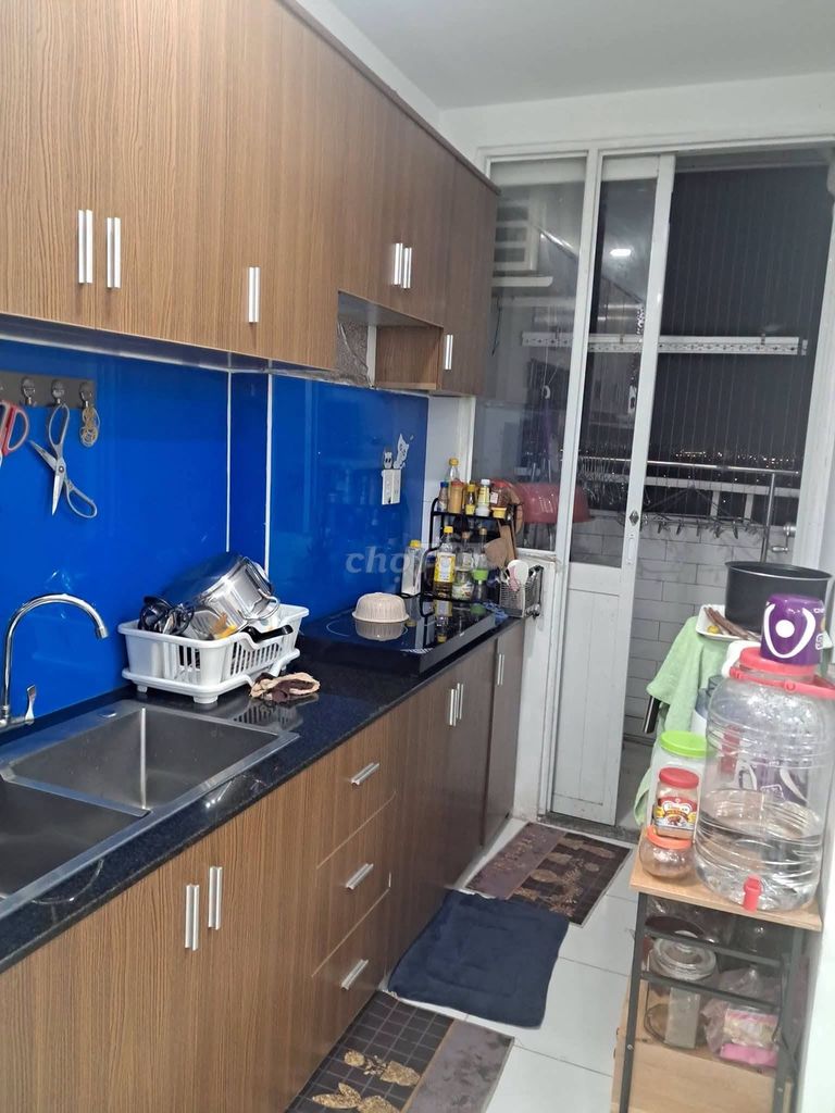Phú Thạnh building is empty. One bedroom is six million and a half/th. 53 Nguyễn Sơn