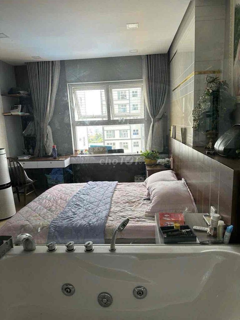 Rent the center of the 10th, 3 bedrooms, full interior.