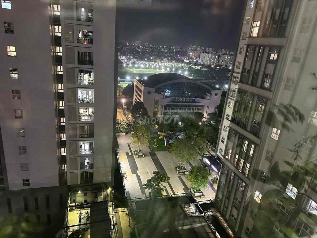 Rent the center of the 10th, 3 bedrooms, full interior.
